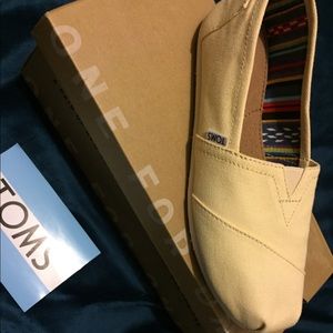 Toms